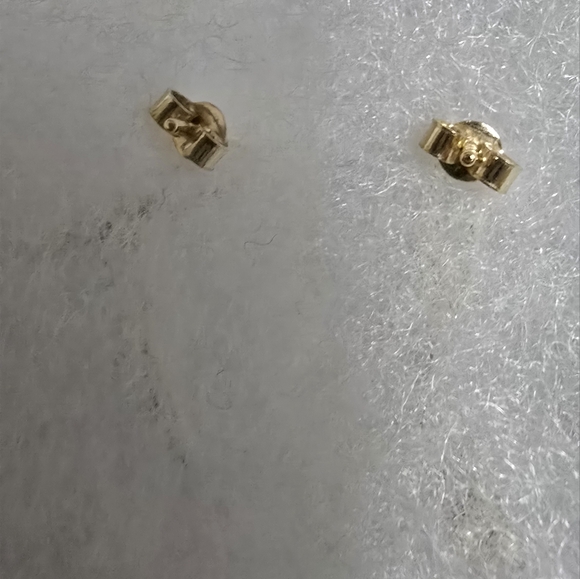 Solid 18k Earring Stamps 750. - Picture 8 of 8